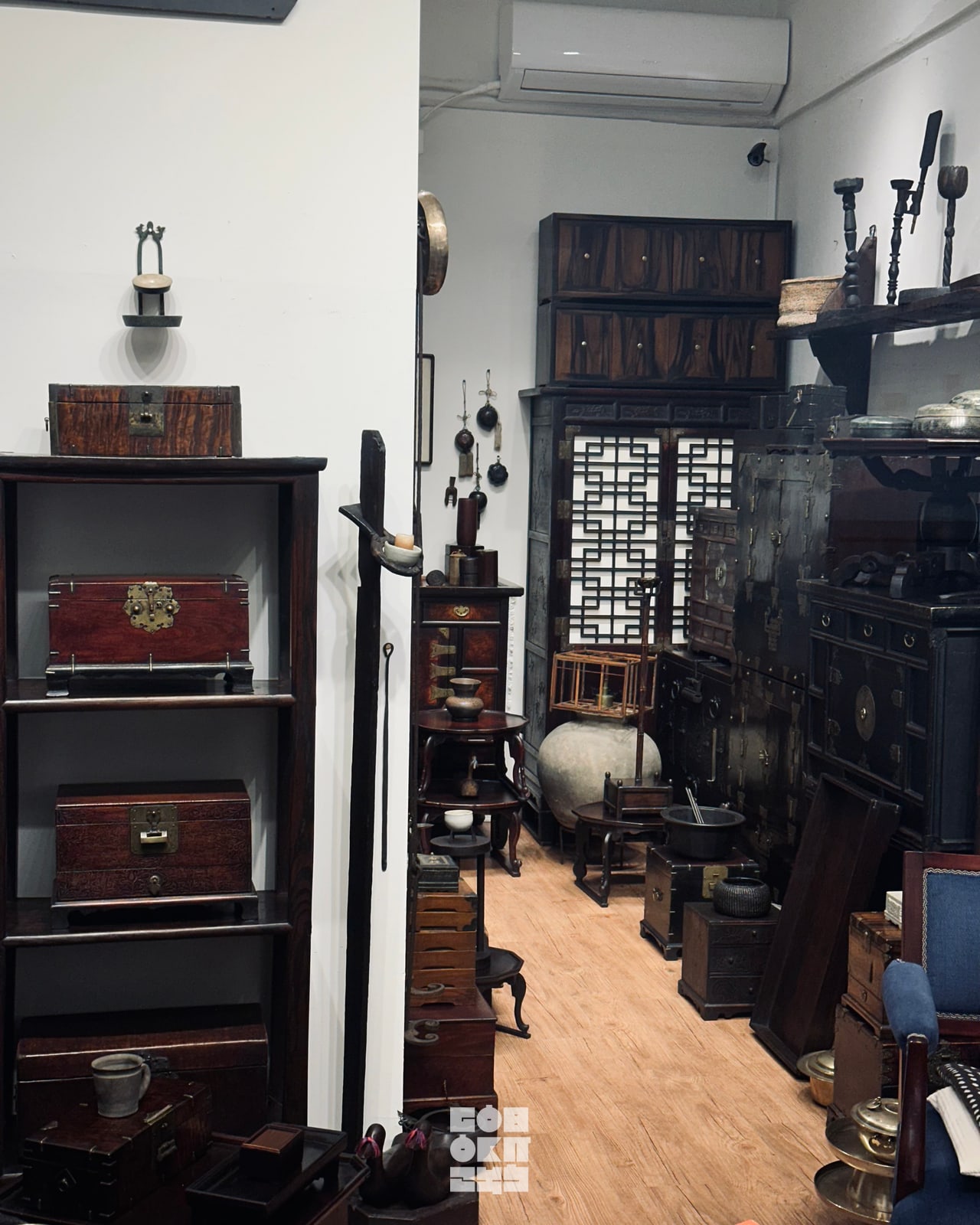 Inside a Dapsimni antique shop — bandaji chests and boxes