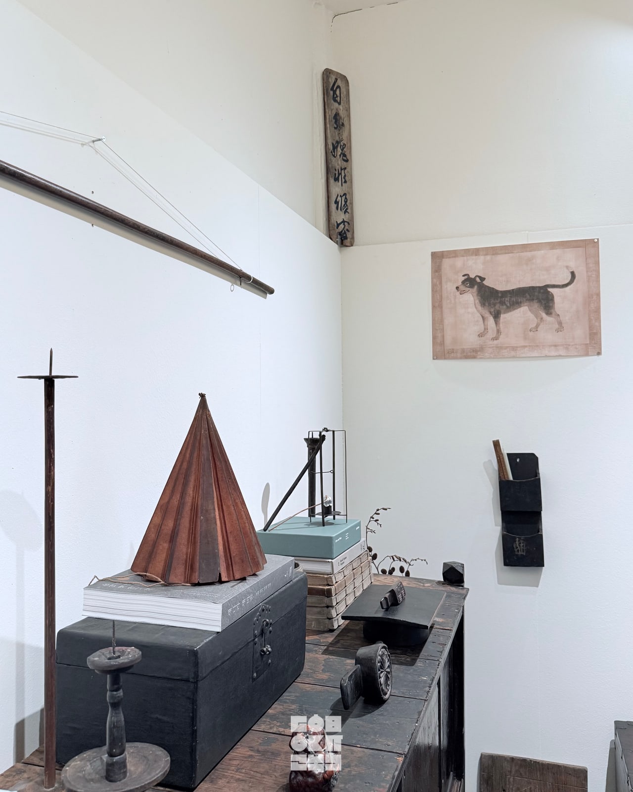 Antique objects in the GOBOKII atelier
